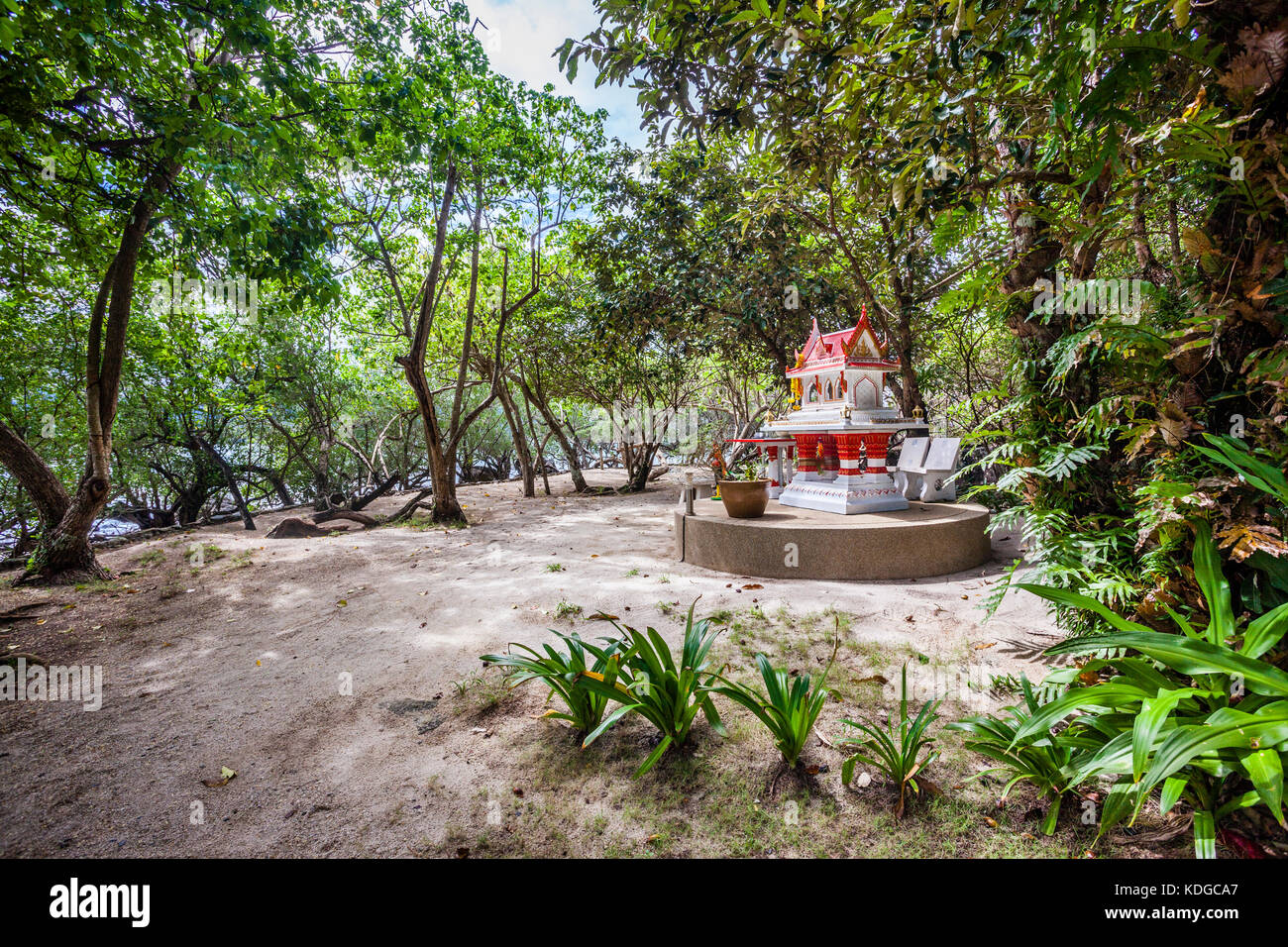 Thailand, Trat Province, Koh Chang Island in the Gulf of Thailand, forest shrine at Cape Chai Chet Stock Photo
