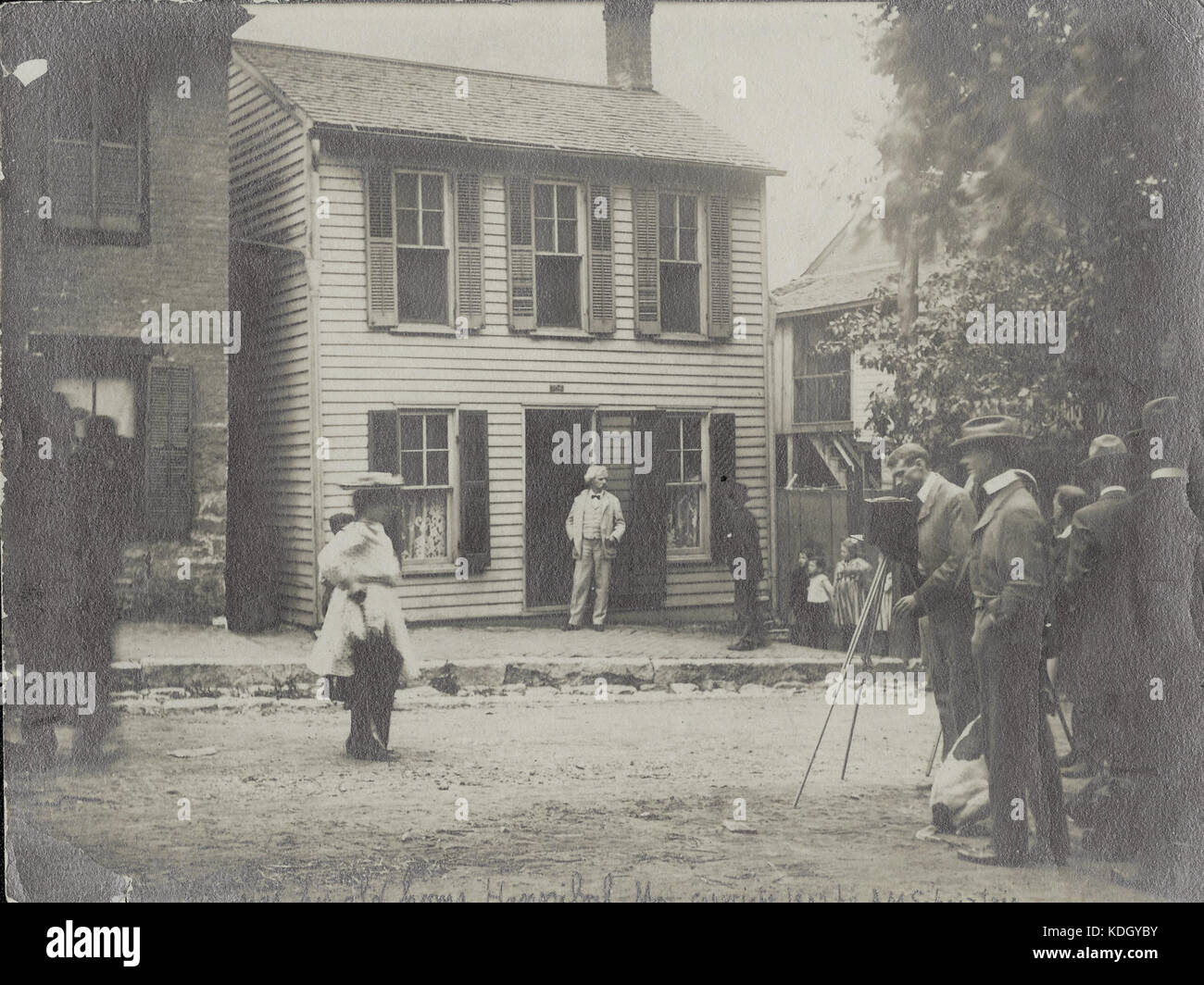 Samuel Clemens (Mark Twain) in doorway of his Hannibal, Missouri home, May 12, 1902 Stock Photo