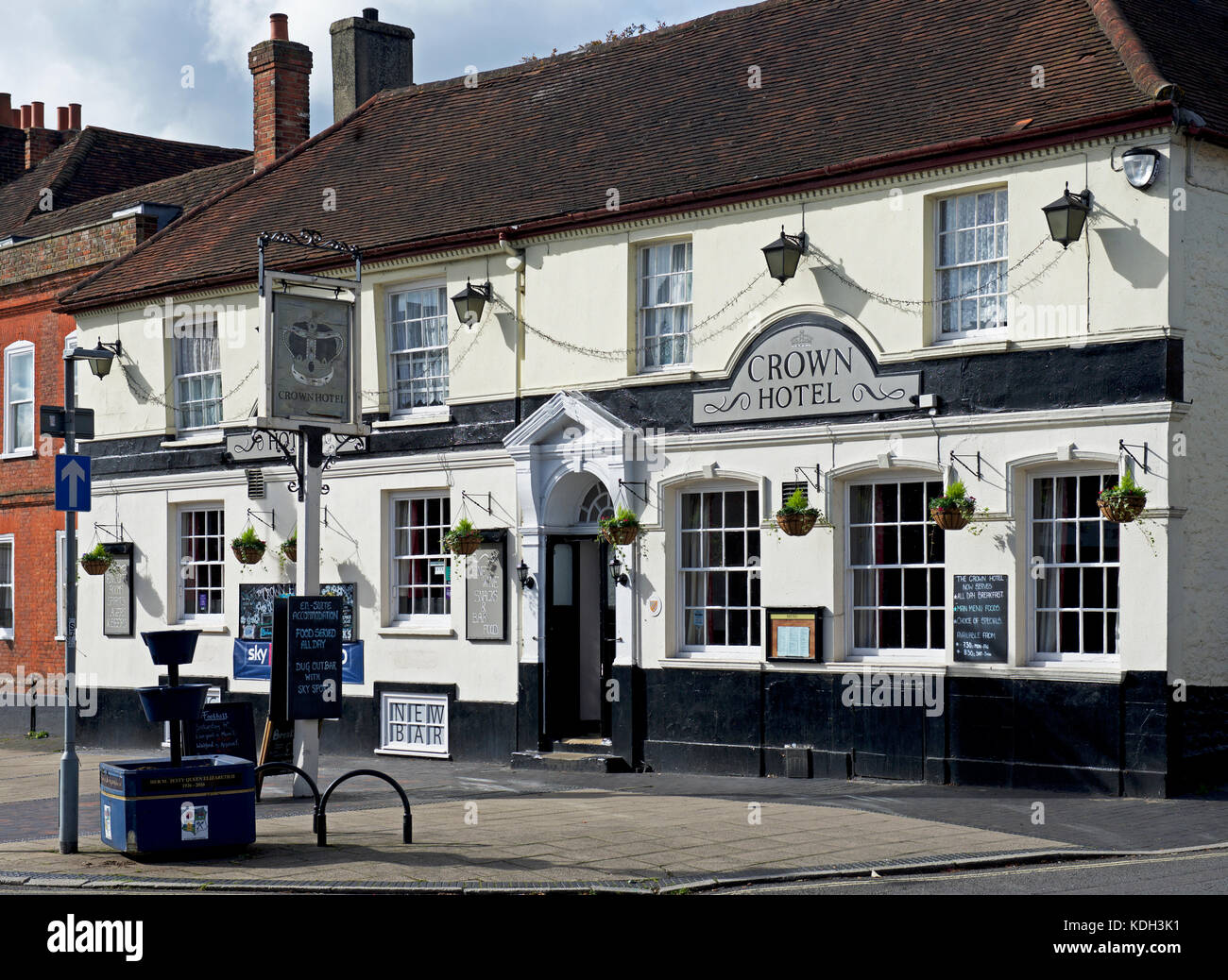 The Crown Hotel, Alton, Hampshire, England UK Stock Photo