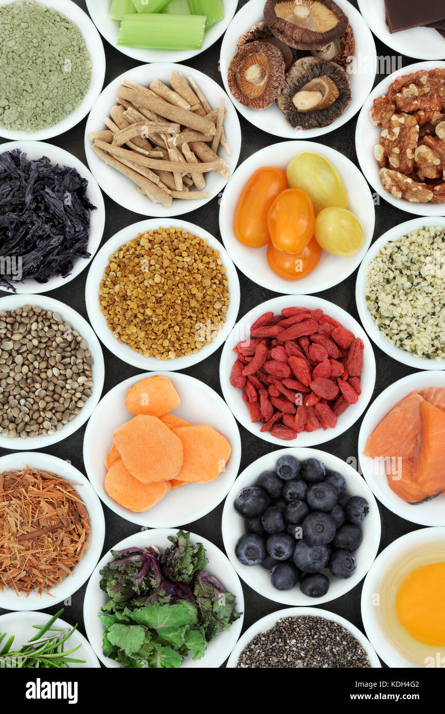 Berry fruit, vegetables, fish, nuts, seeds and herbs for brain boosting