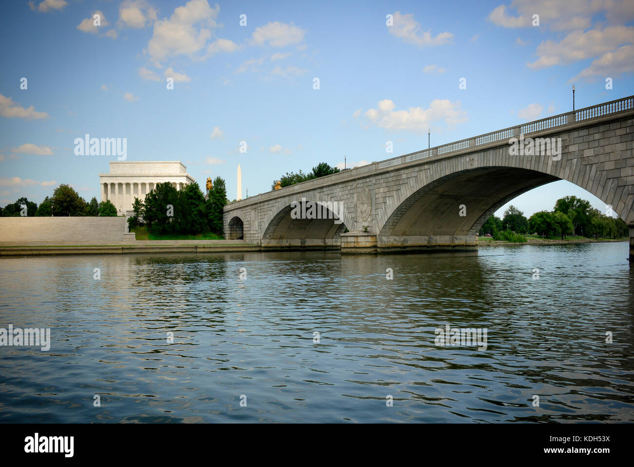 Overlooking the Potomac river and the Arlington Memorial Bridge towards the Lincoln Memorial and the Washington Monument in Washington, DC Stock Photo
