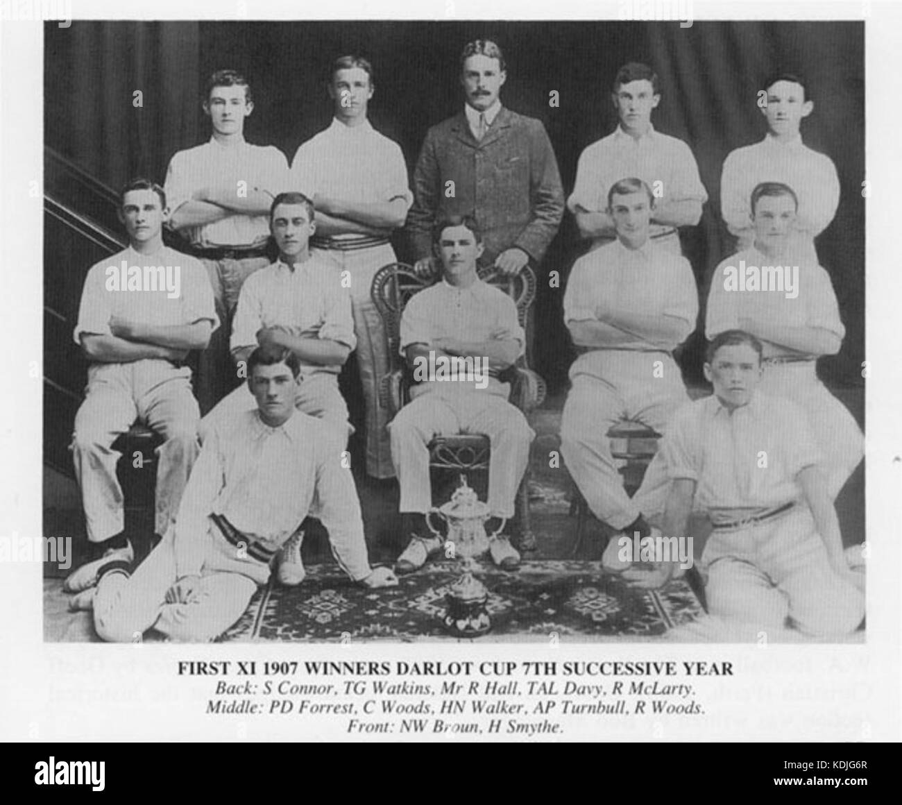 Attention от first to eleven. First to eleven певица. картинка one eleven 3 бот. First to eleven фото. First to eleven солистка audra miller.