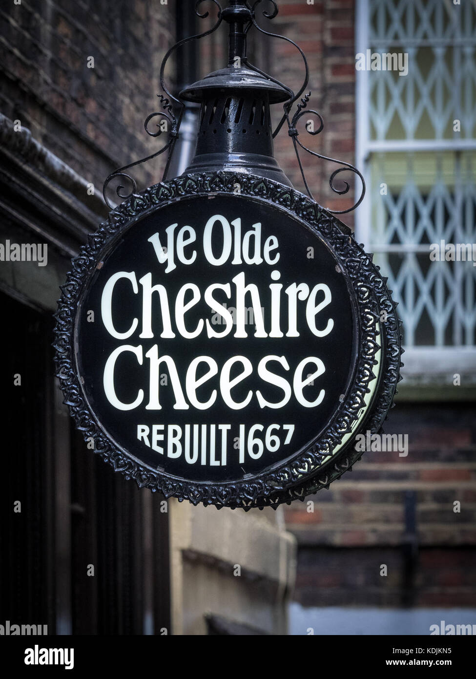 Ye Olde Cheshire Cheese - sign outside the Pub in Fleet Street, central London, rebuilt in 1667 after the Great Fire of London Stock Photo