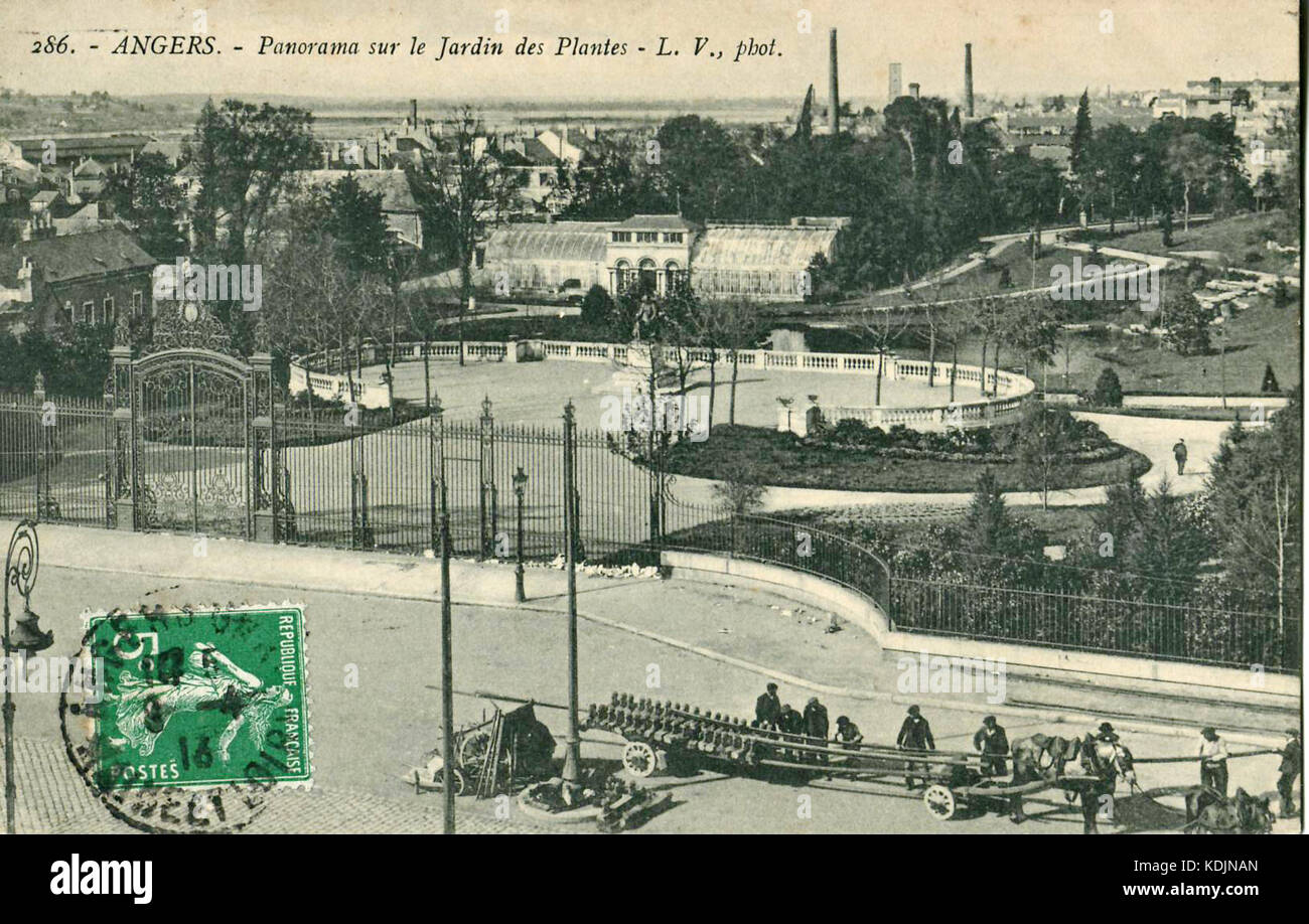 LV 286 Angers Panorama sur le Jardin des plantes Stock Photo - Alamy