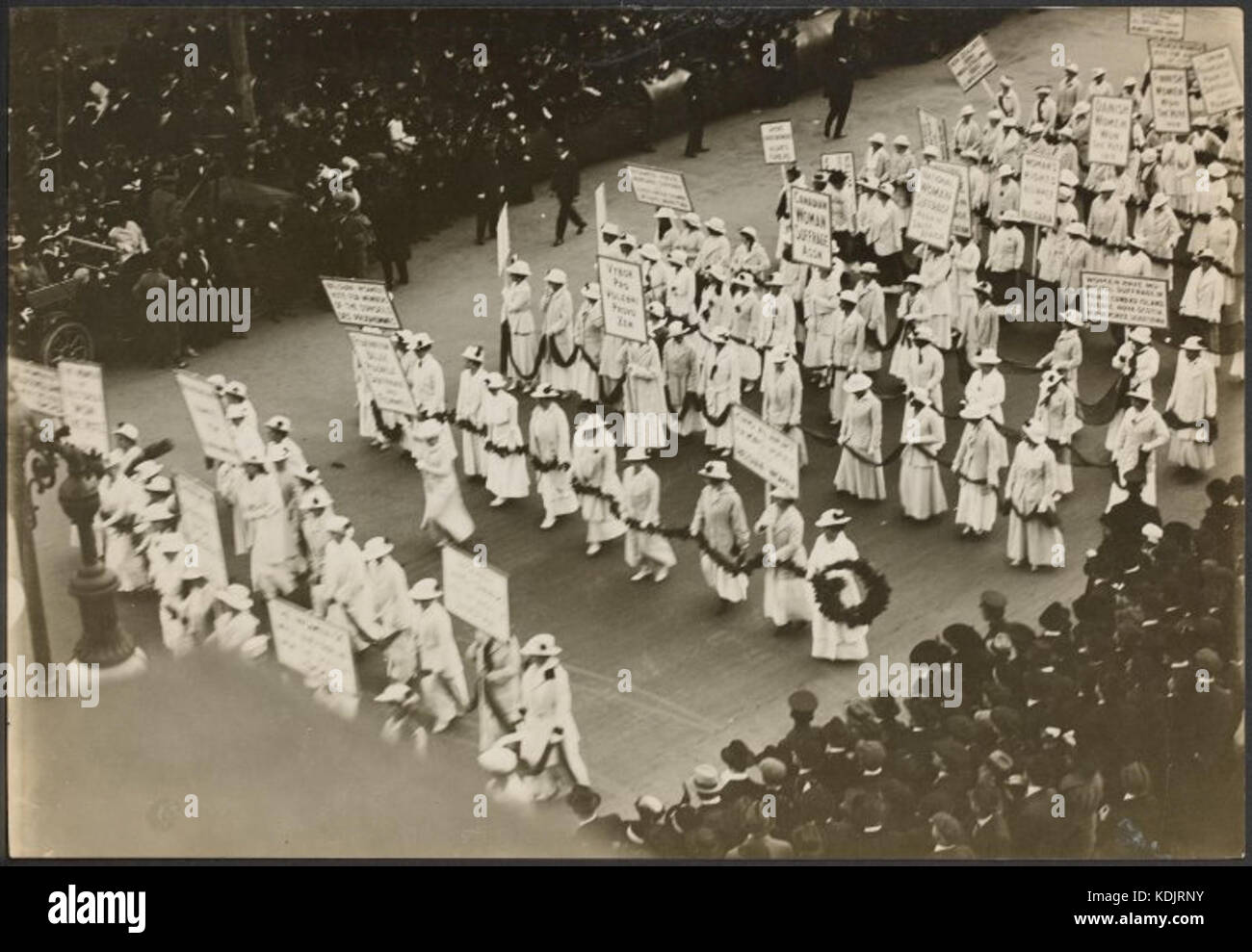 New york city 1920s parade hi-res stock photography and images - Alamy