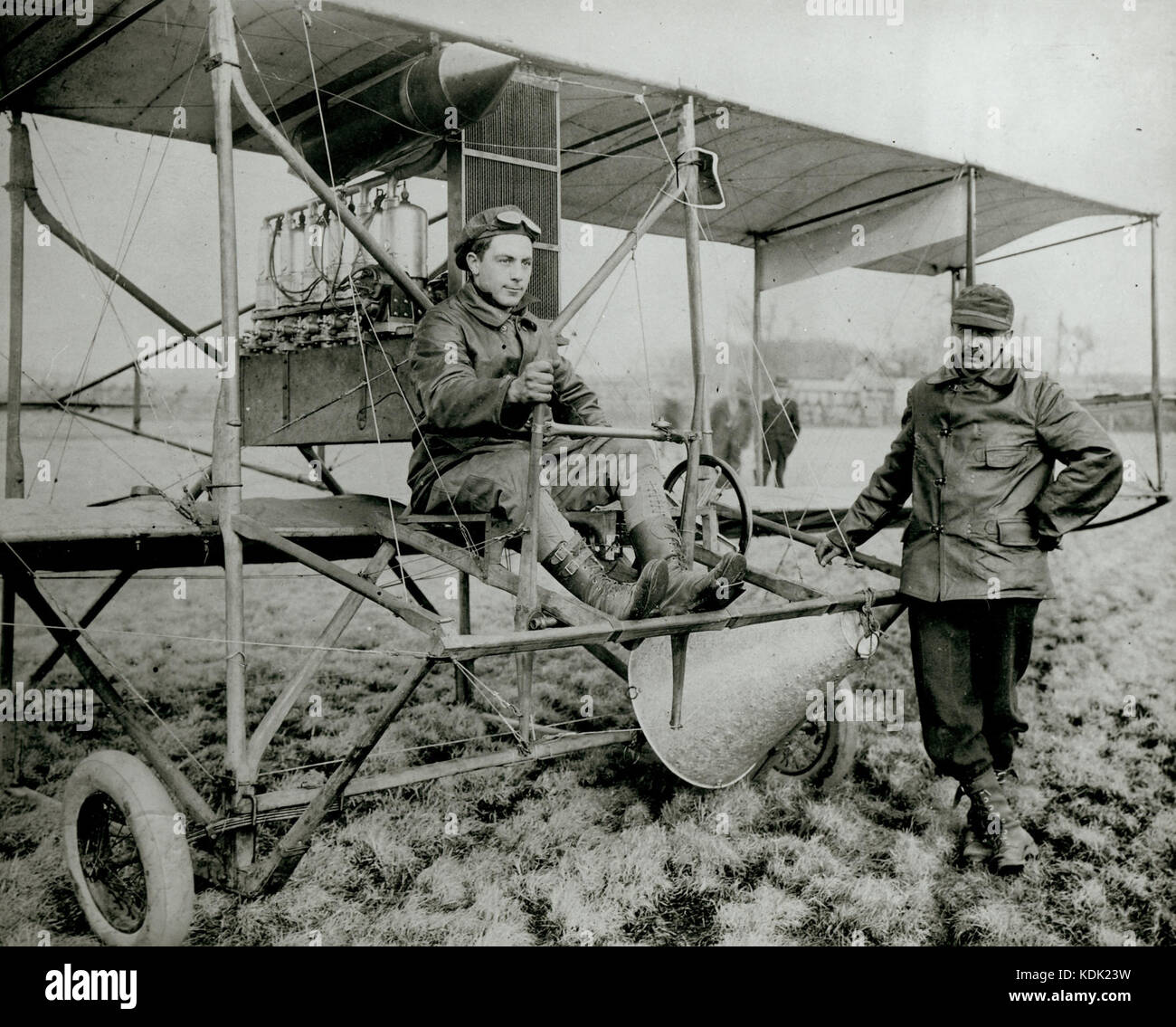Pilot Tony Jannus and Captain Albert Berry with the Benoist built bi