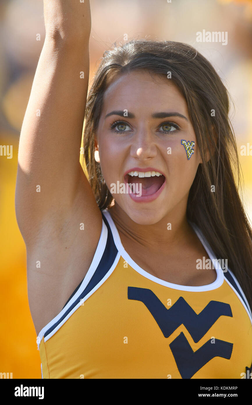 West virginia mountaineers cheerleaders hi-res stock photography and ...