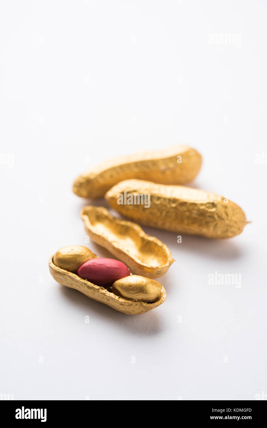 Normal Peanuts Normal peanuts hi-res stock photography and images - Alamy
