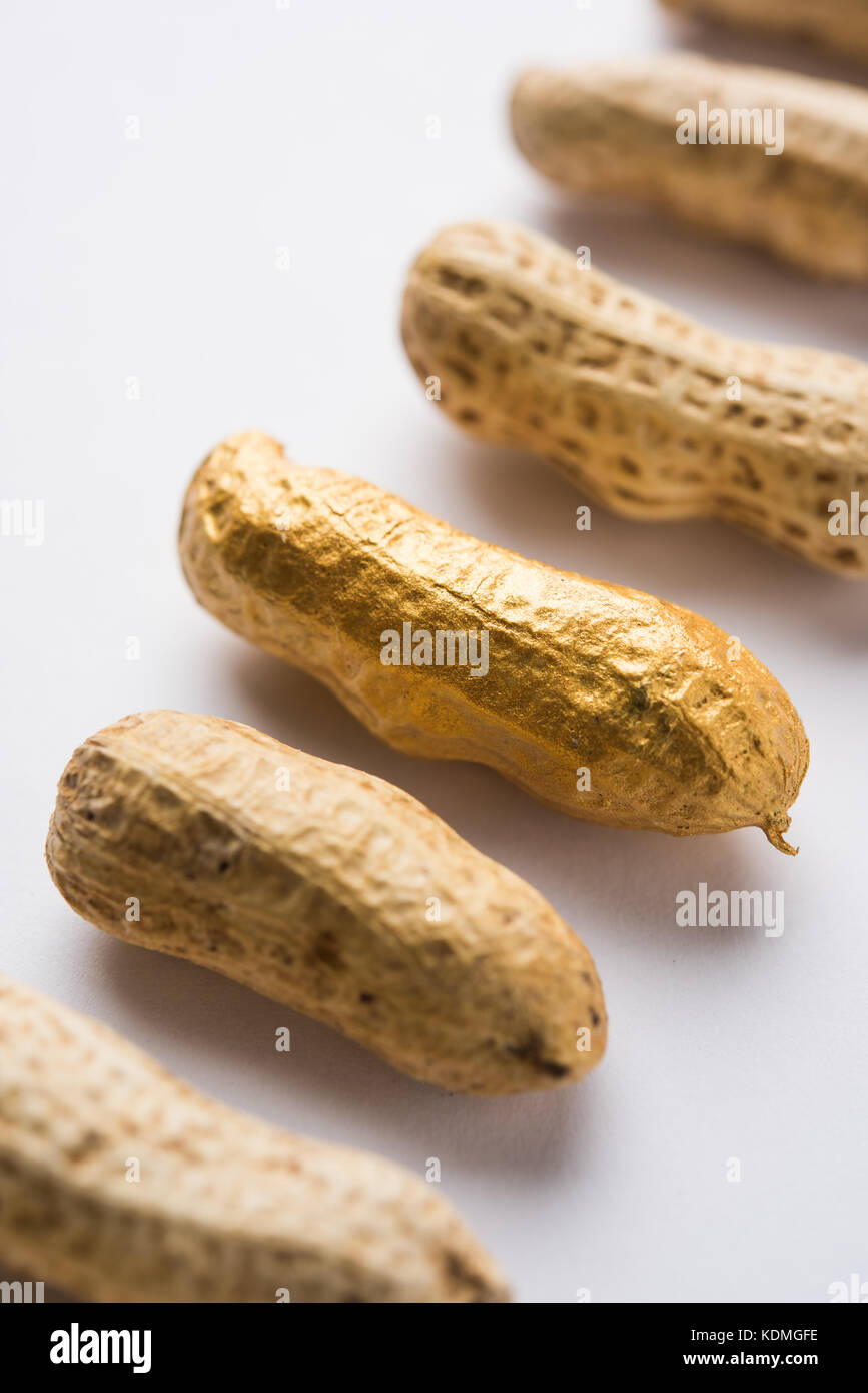 Normal Peanuts Normal peanuts hi-res stock photography and images - Alamy