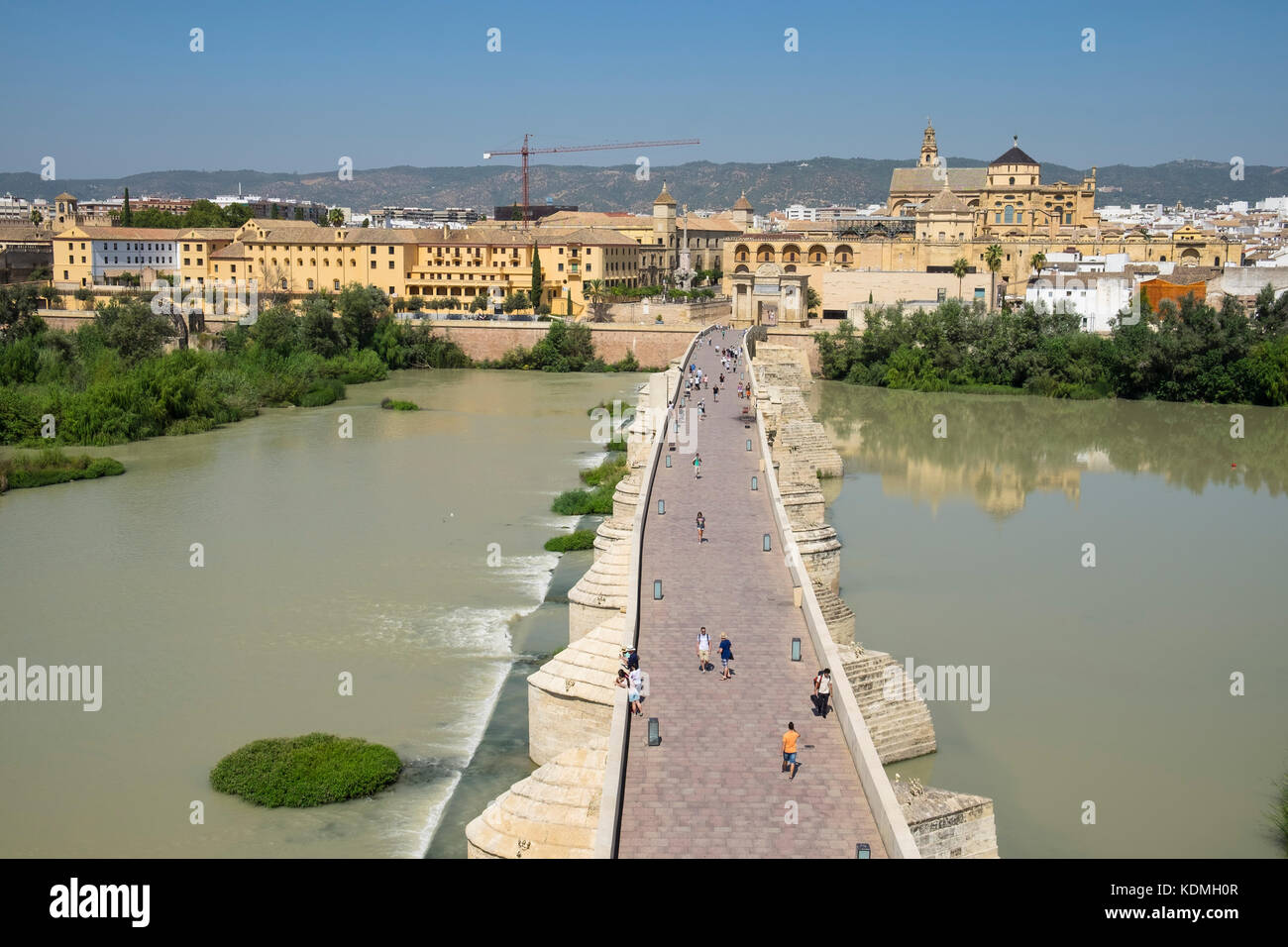 Römische Brücke, Puente Romano über den Rio Guadalquivir hinten