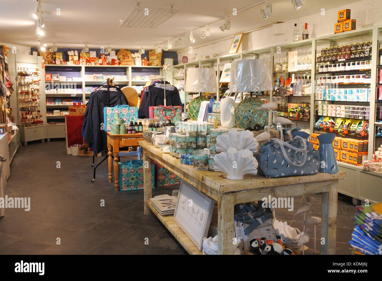 Gift shop interior hi-res stock photography and images - Alamy