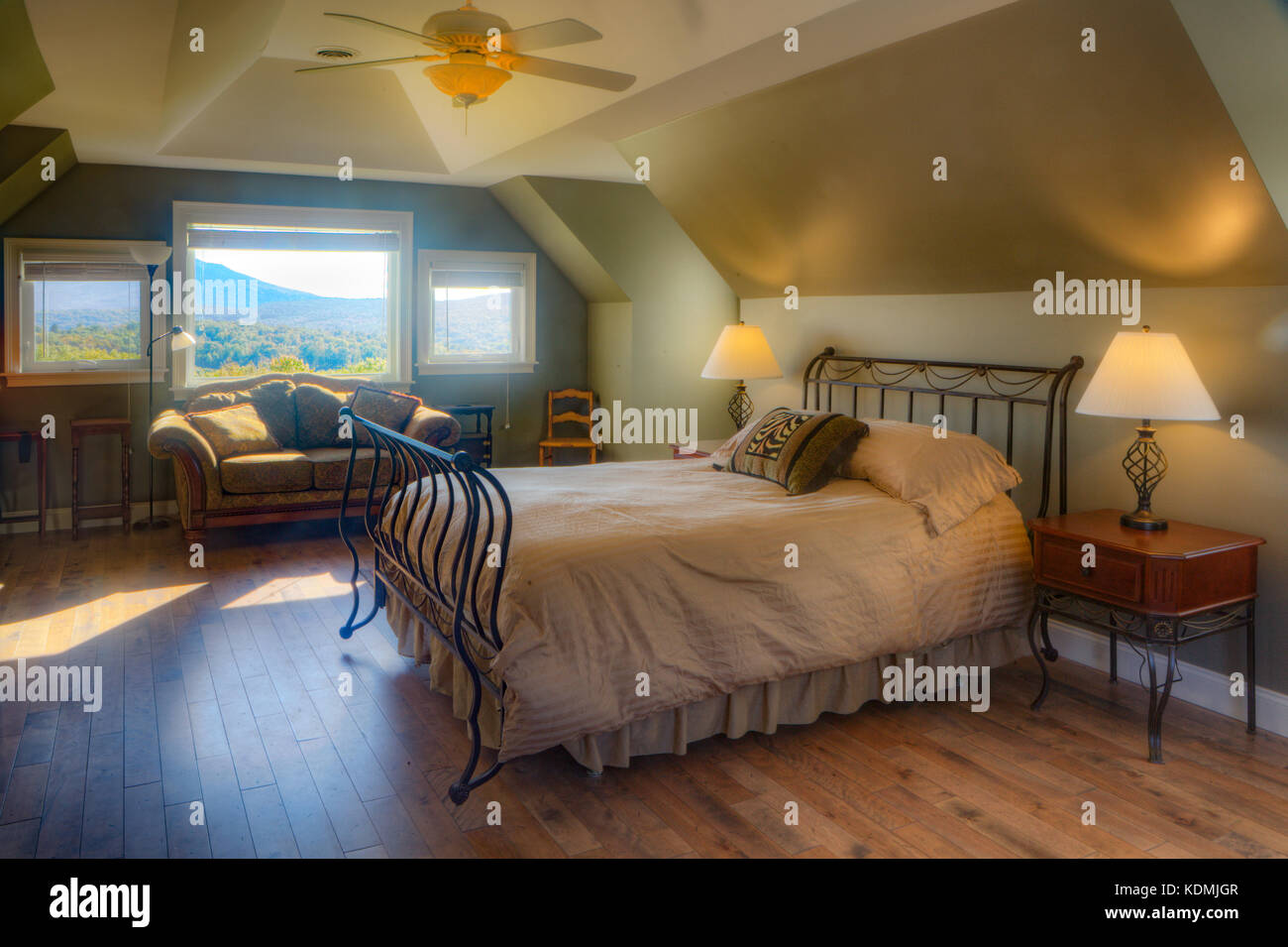 Metal frame window interior hi-res stock photography and images - Alamy
