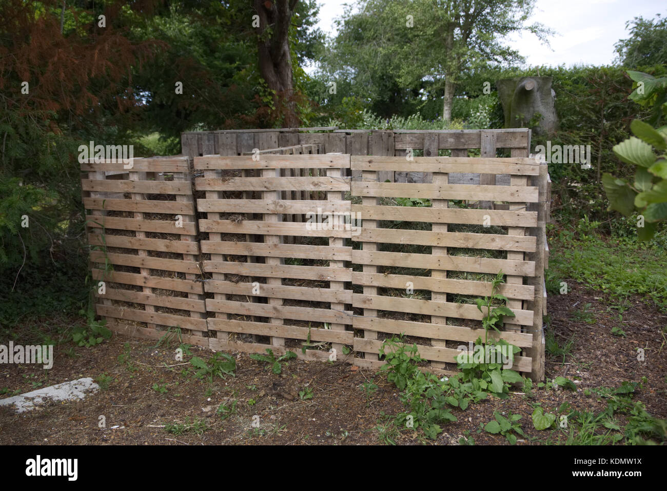 Compost bins hires stock photography and images Alamy