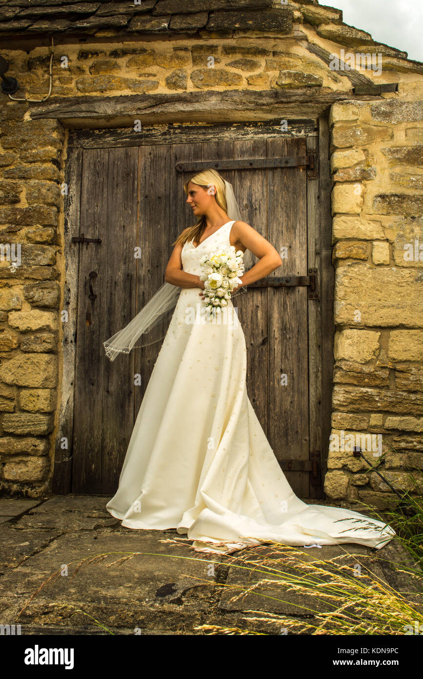 Bride in wedding dress Stock Photo - Alamy