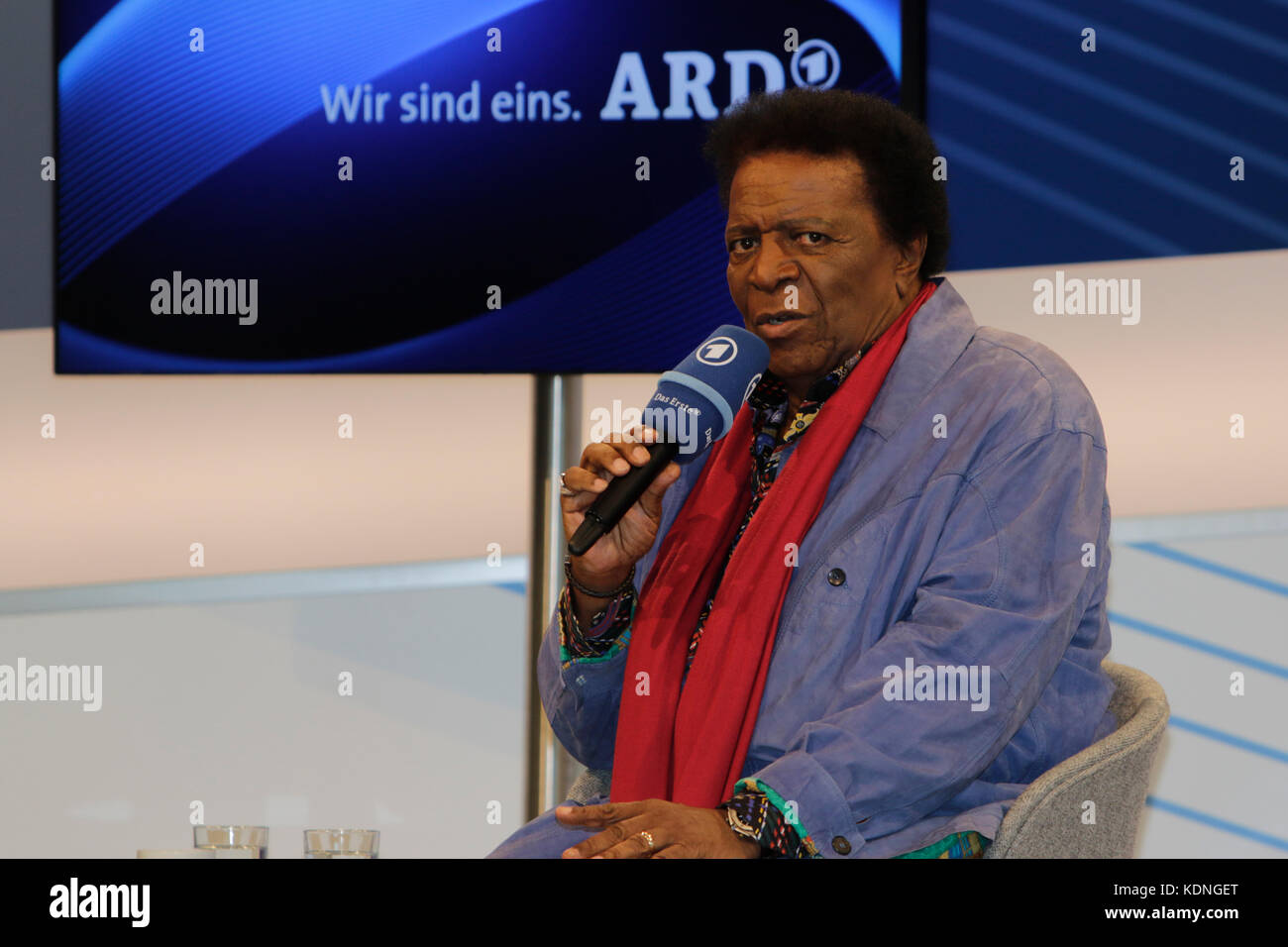 Frankfurt, Germany. 14th Oct, 2017. German Schlager singer Roberto Blanco gives an interview at the German public broadcaster ARD at the Frankfurt Book Fair. The Frankfurt Book Fair 2017 is the world largest book fair with over 7,000 exhibitors and over 250,000 expected visitors. It is open from the 11th to the 15th October with the last two days being open to the general public. Credit: Michael Debets/Pacific Press/Alamy Live News Stock Photo
