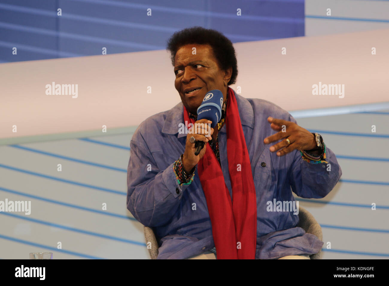 Frankfurt, Germany. 14th Oct, 2017. German Schlager singer Roberto Blanco gives an interview at the German public broadcaster ARD at the Frankfurt Book Fair. The Frankfurt Book Fair 2017 is the world largest book fair with over 7,000 exhibitors and over 250,000 expected visitors. It is open from the 11th to the 15th October with the last two days being open to the general public. Credit: Michael Debets/Pacific Press/Alamy Live News Stock Photo