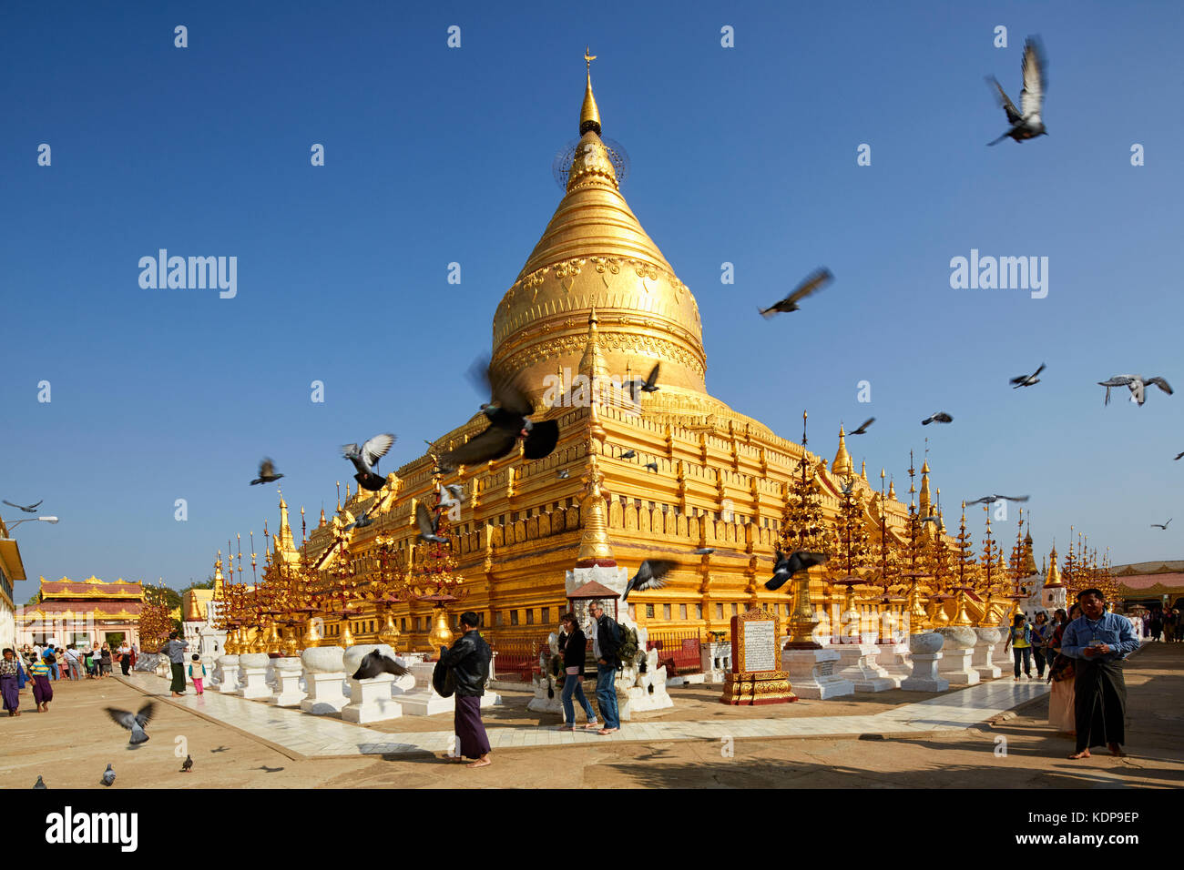 Shwezigon Paya (Pagoda), Bagan (Pagan), Myanmar (Burma), Southeast Asia Stock Photo