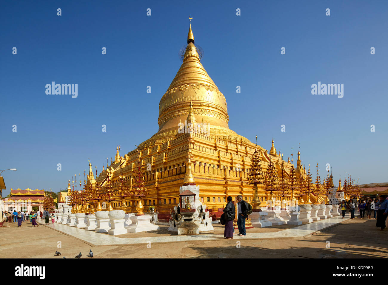 Shwezigon Paya (Pagoda), Bagan (Pagan), Myanmar (Burma), Southeast Asia Stock Photo