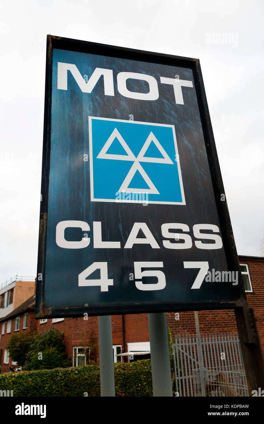Mot test centre hi-res stock photography and images - Alamy
