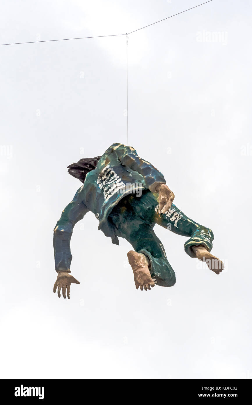 La Rochelle (France, Charente-Maritime):  Figuren schweben in der Luft Stock Photo