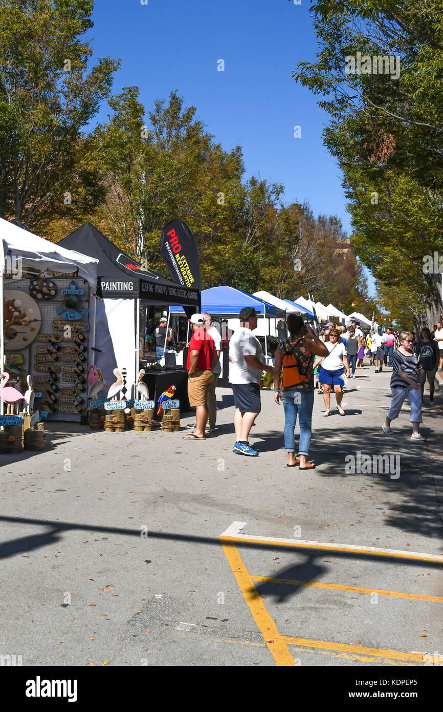 Mumfest in New Bern North Carolina, Historic Downtown Festival