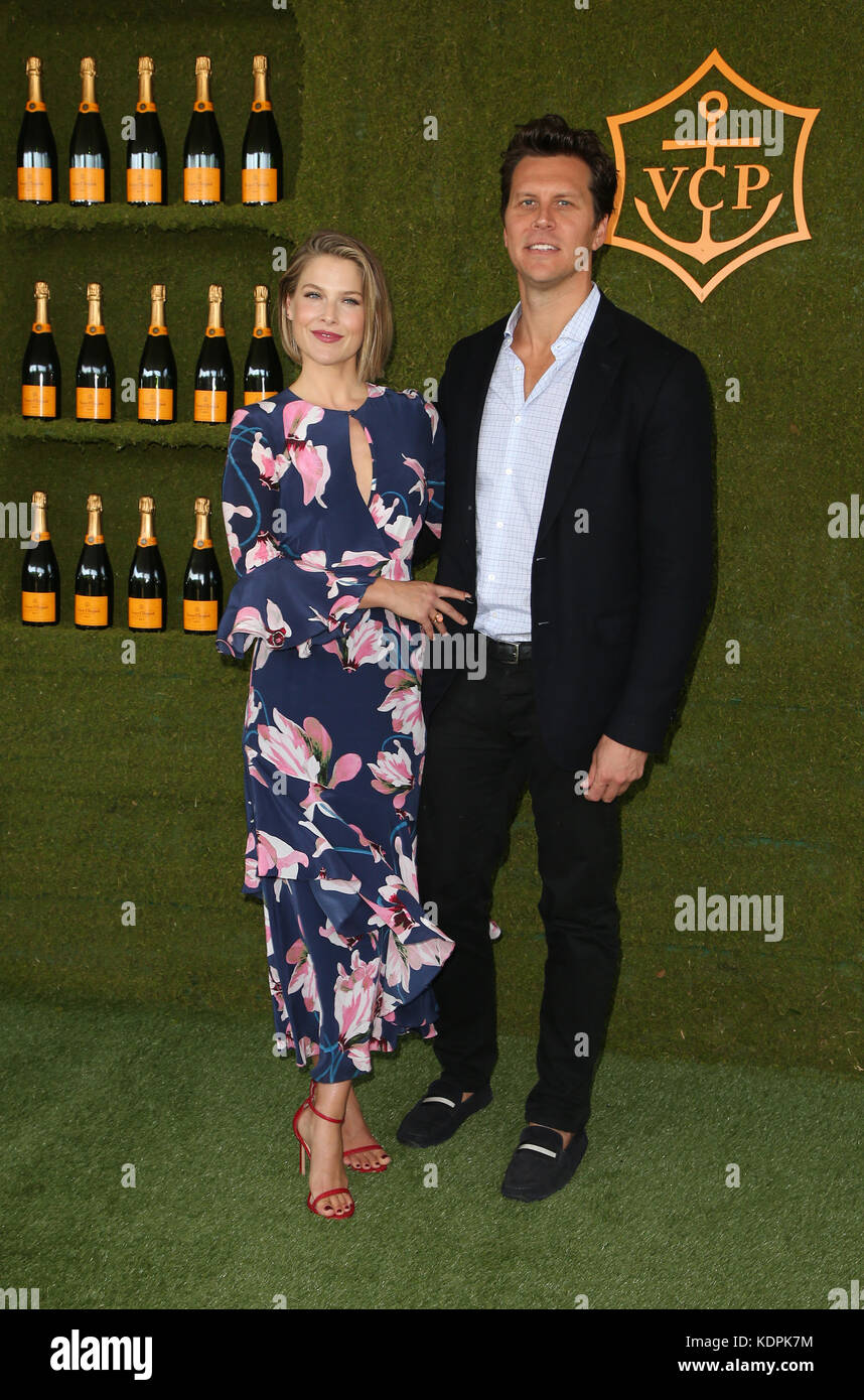 PACIFIC PALISADES, CA - OCTOBER 14: Ali Larter, Hayes MacArthur, at the