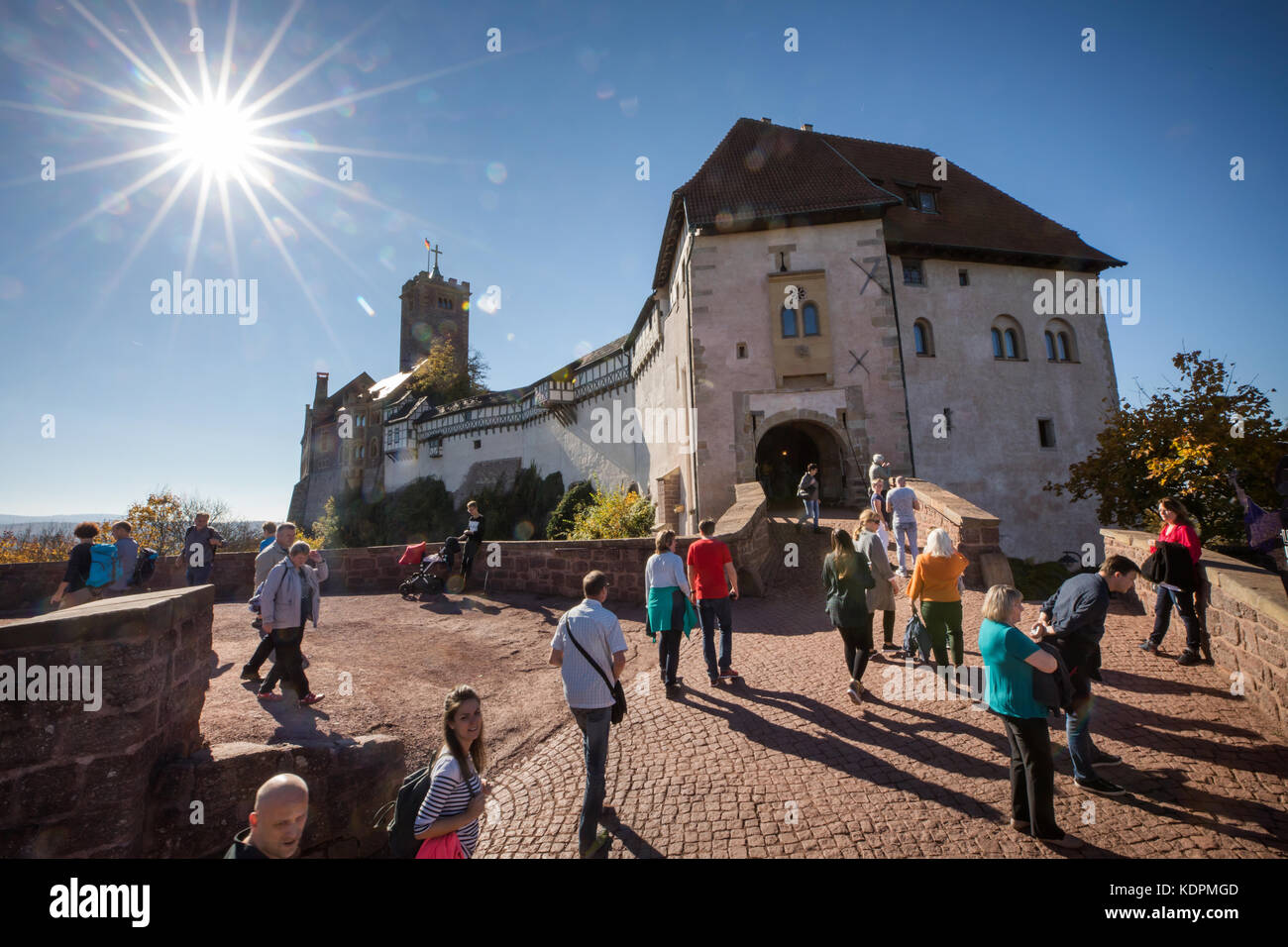 Eisenach, Germany. 14th Oct, 2017. The sun shines on the Wartburg castle in Eisenach, Germany, 14 October 2017. 200 years ago, on 18 October 2017, students and professors from almost all protestant universities met here to protest against sectionalism and for a German nation state. Credit: dpa picture alliance/Alamy Live News Stock Photo
