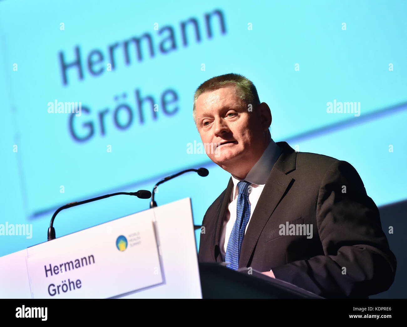 Berlin, Germany. 15th Oct, 2017. German Health Minister Hermann Groehe (CDU) speaking at the World Health Summit 2017 in Berlin, Germany, 15 October 2017. Credit: Britta Pedersen/dpa-Zentralbild/dpa/Alamy Live News Stock Photo