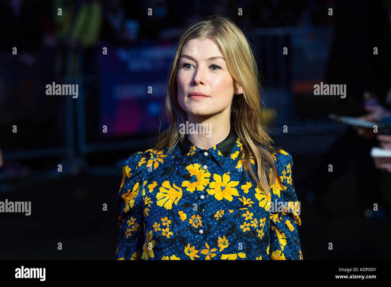 Rosamund pike attending premiere three billboards outside ebbing hi-res