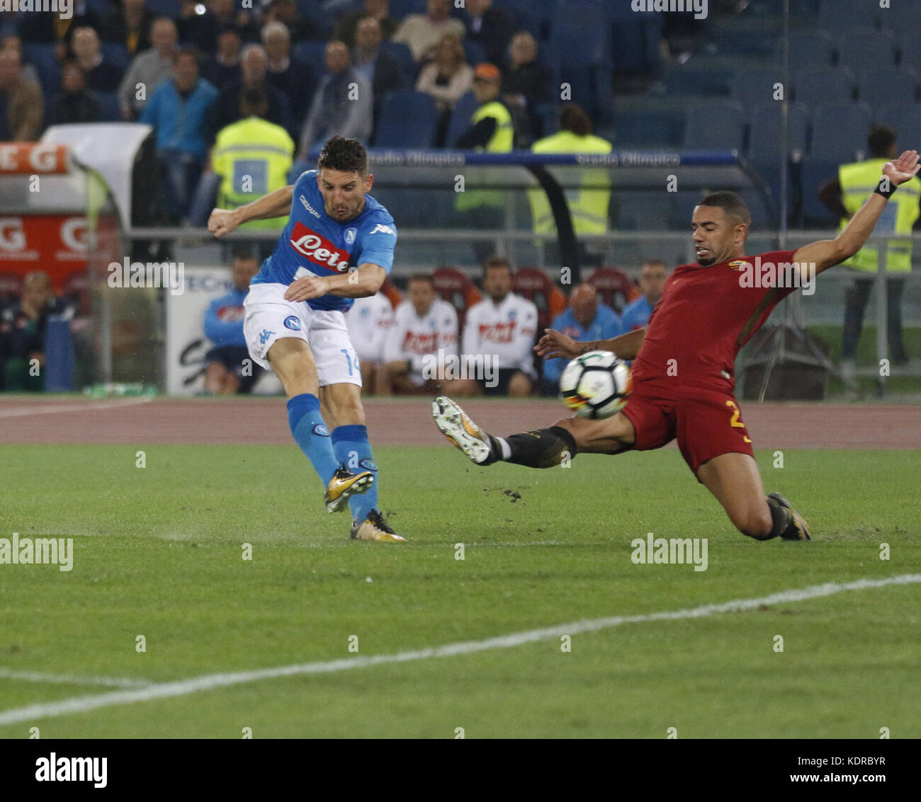 Italy-Rome October 14, 2017 A-Serie A football match at the Olympic Stadium between Rome and Naples. This evening they met in the so-called derby of the south Rome and Naples.  Rome: Naples: Campionato italiano di serie A - Napoli Roma. Questa sera allo stadio olimpico di Roma le due squadre hanno dato vita al derby del sud, alla fine il Napoli per 0 a 1 restando in testa alla classifica del campionato con più 5 punti da secondo in classifica. Italian Championship Serie A - Napoli Roma. This evening, at the Olympic Stadium in Rome, the two teams gave birth to the southern derby, eventually Nap Stock Photo