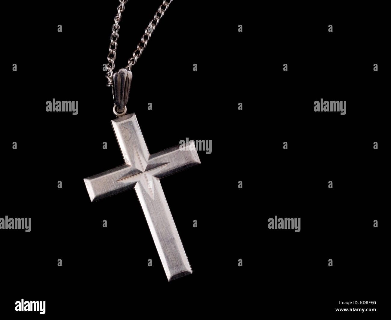 Silver jewellery background hires stock photography and images Alamy