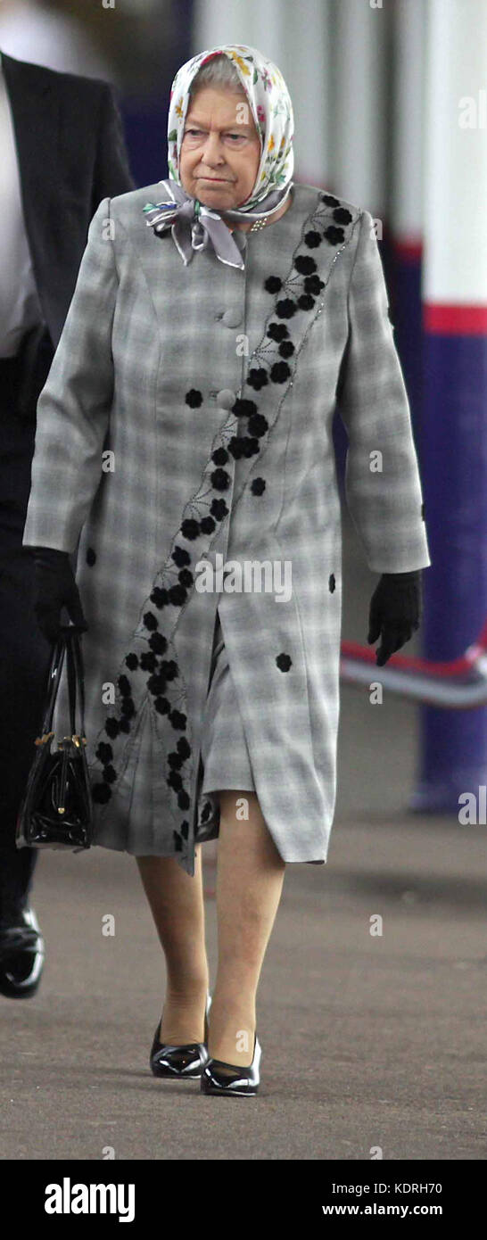 SANDRINGHAM, UNITED KINGDOM - FEBRUARY 07: Queen Elizabeth II  embarks on the train from platform one at Kings Lynn Railway station, Norfolk  at the end of her Christmas  holiday at Sandringham  on February 7, 2011 in London, England.  People:  Queen Elizabeth II  Transmission Ref:  MNCUK1   Credit: Hoo-Me.com/MediaPunch ***NO UK*** Stock Photo