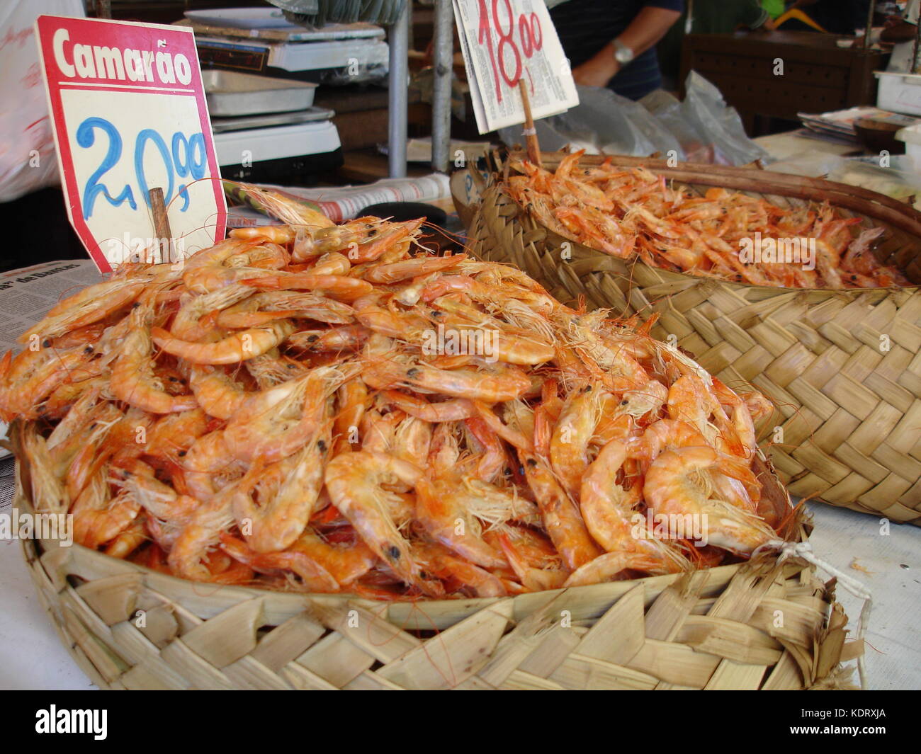Veropeso market, large dried shrimp in baskets Stock Photo Alamy