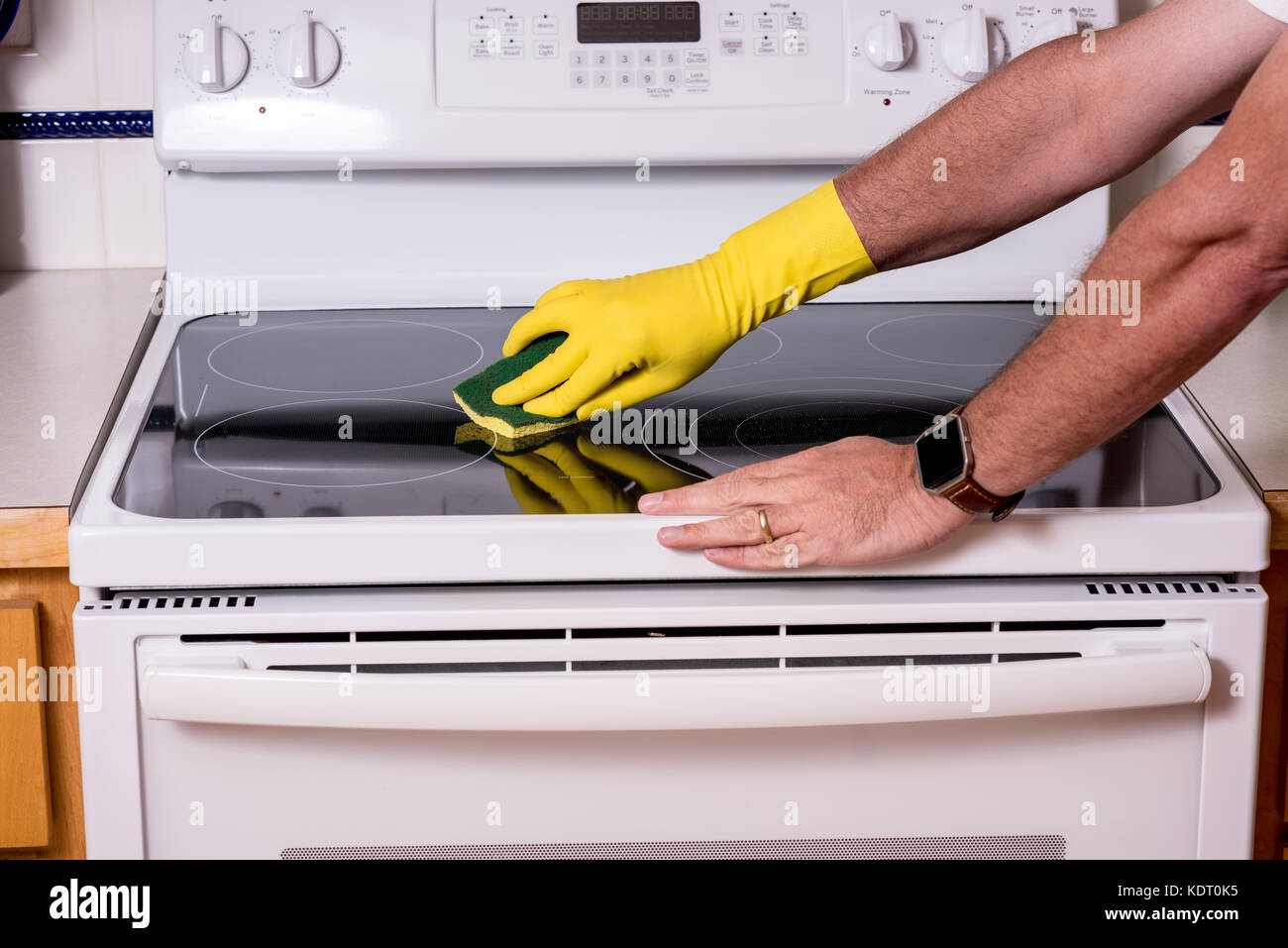 Open top range oven hi-res stock photography and images - Alamy