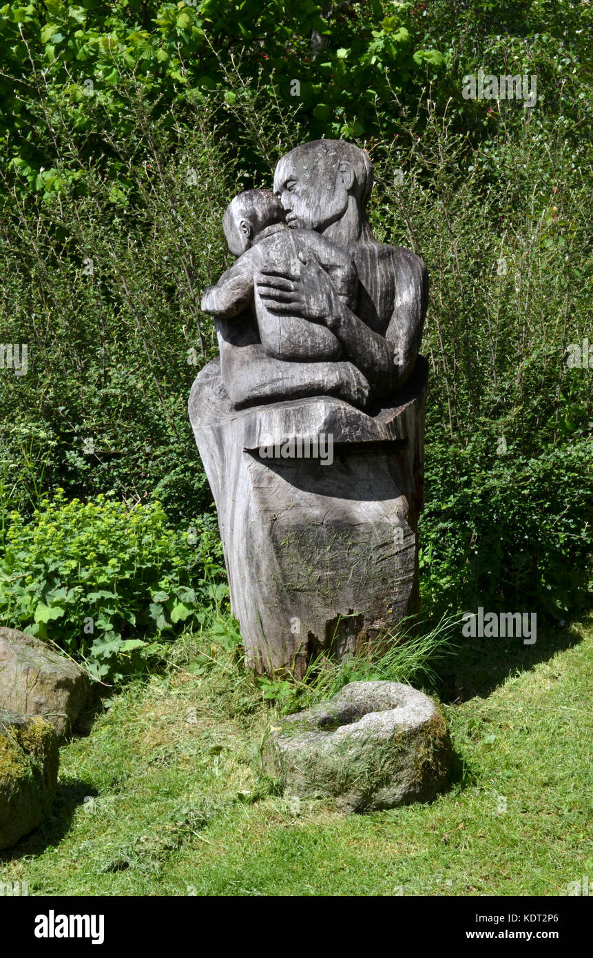 wooden statue at Queen's View, Loch Tummel Stock Photo - Alamy