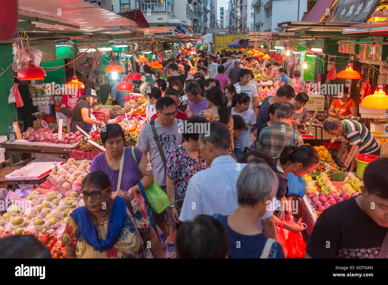 Old hong kong market hi-res stock photography and images - Alamy