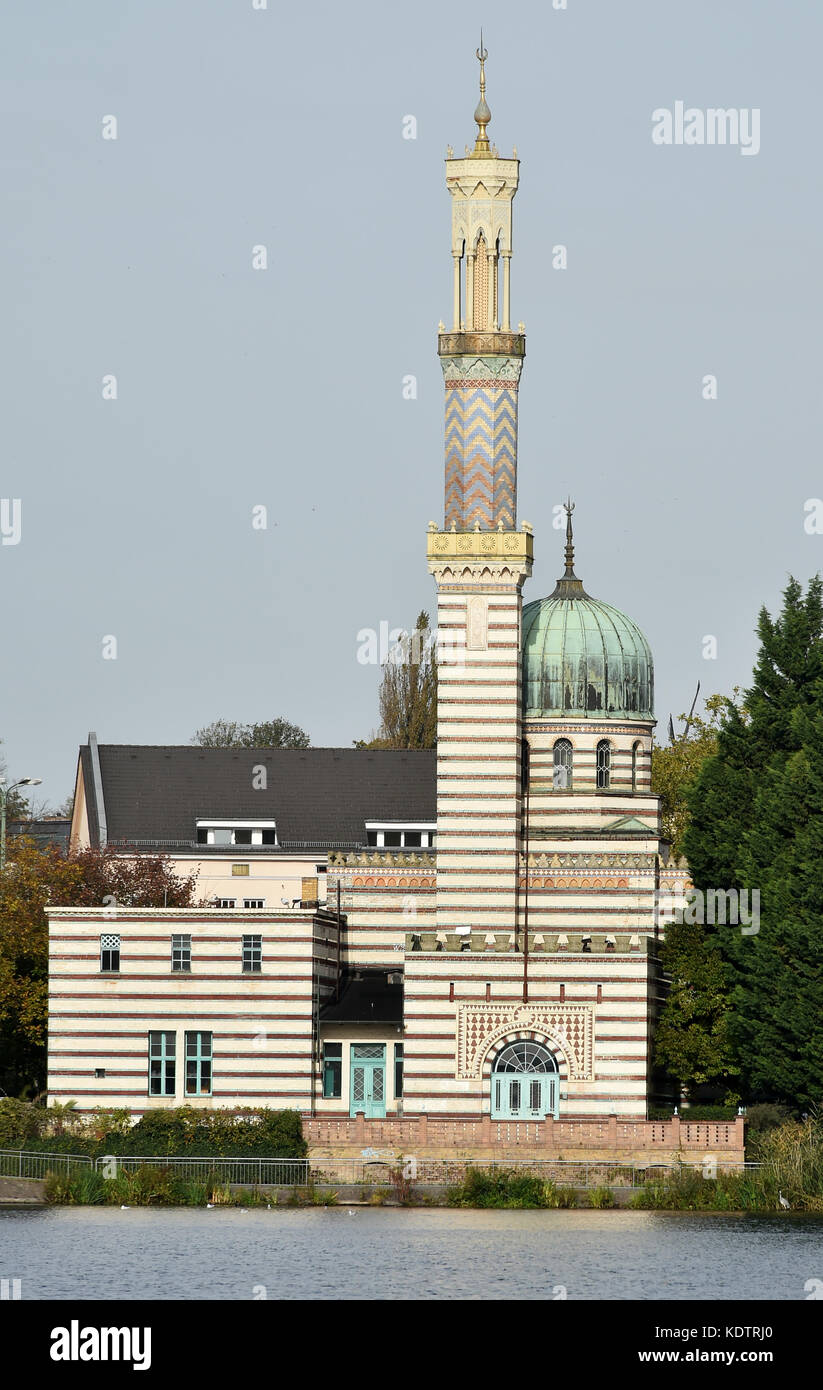 Potsdam, Germany. 13th Oct, 2017. The steam machine house ('mosque