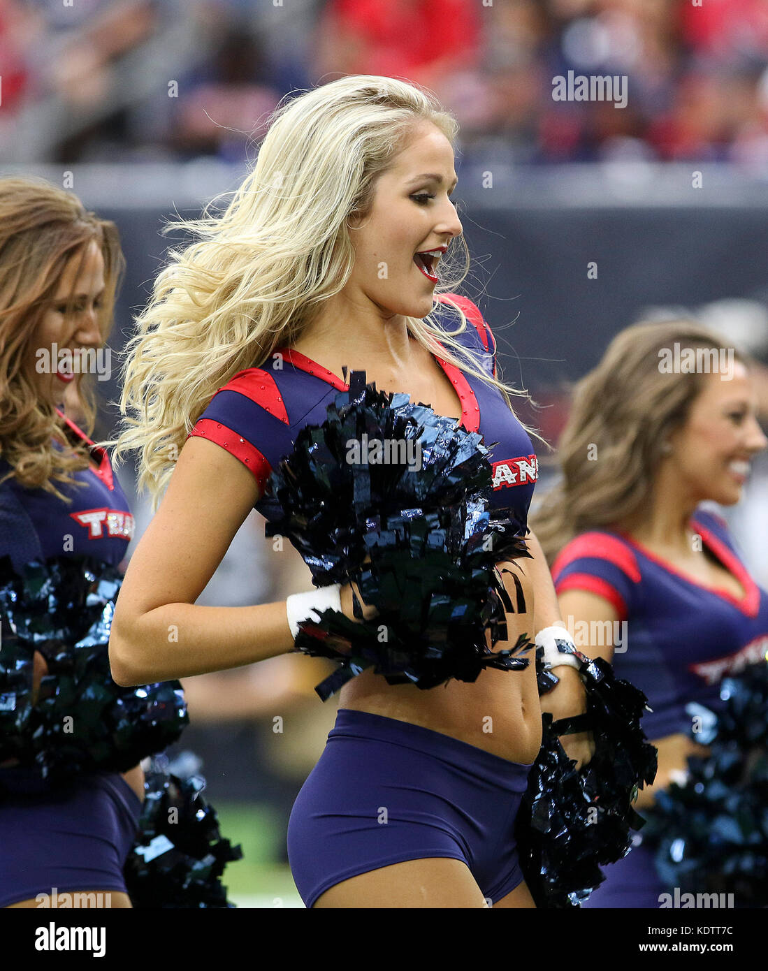 Houston Texans Cheerleaders perform as the Washington Commanders