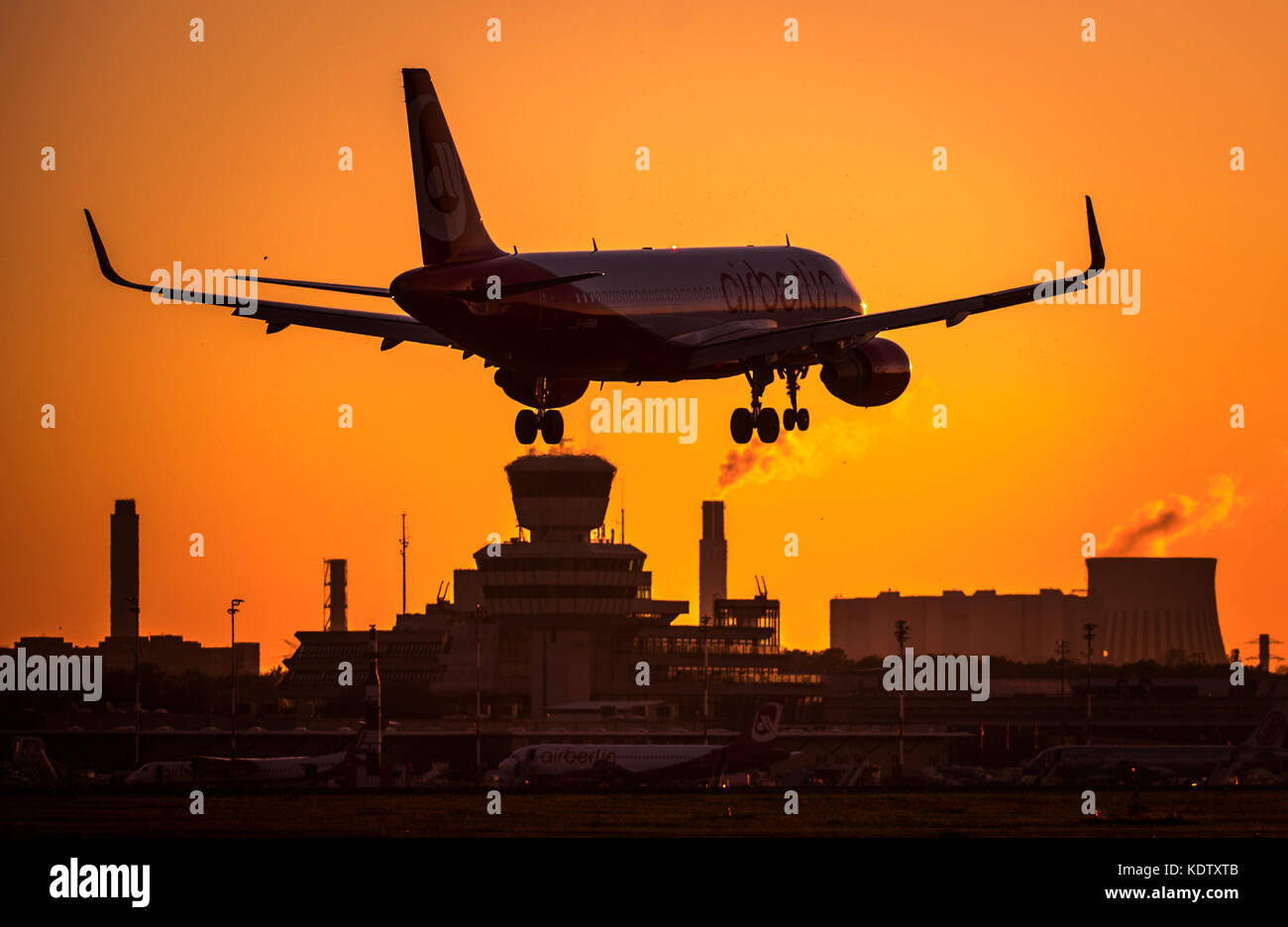 Berlin, Germany. 15th Oct, 2017. An Air Berlin Airbus A320 lands in