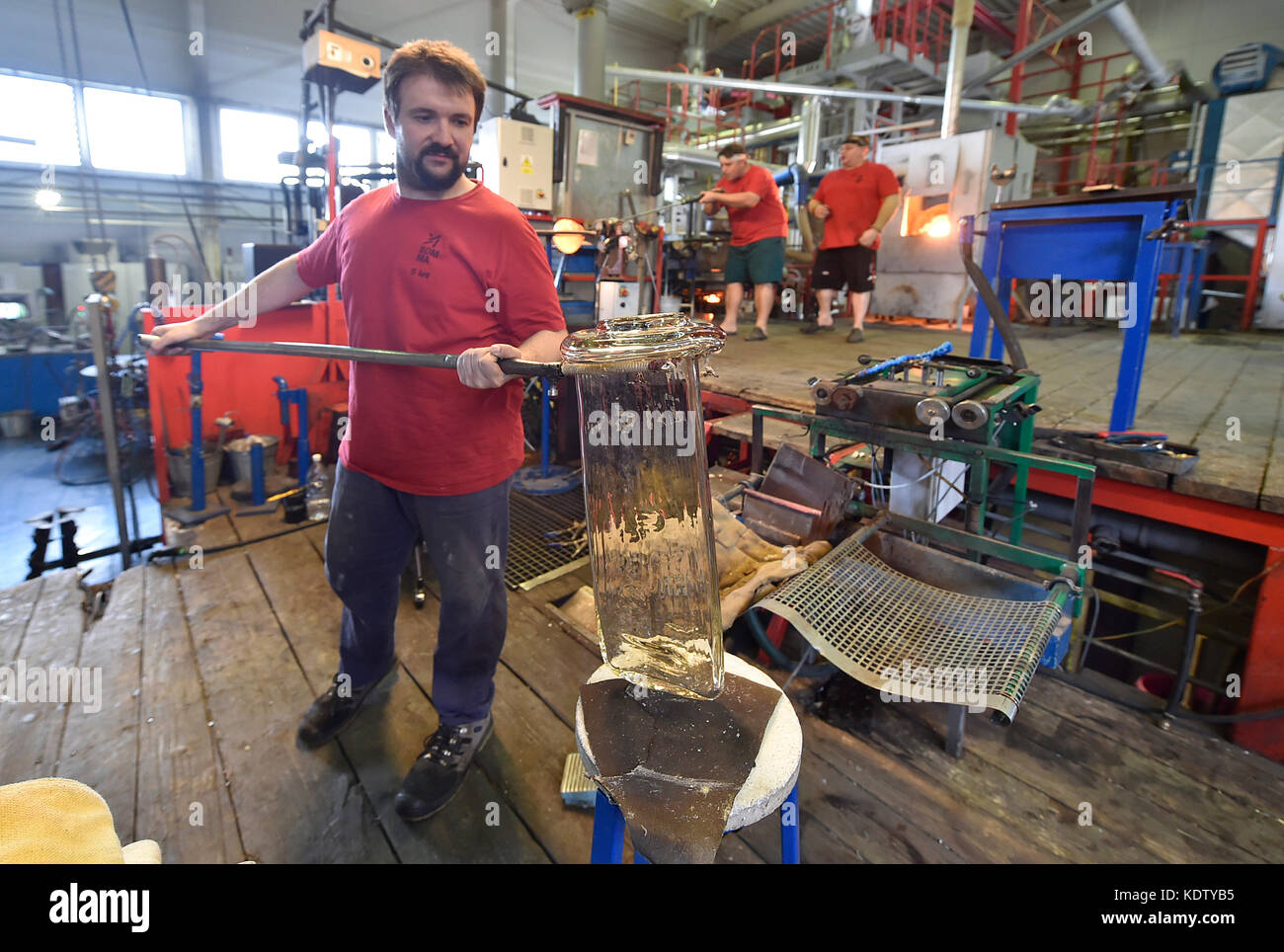 The glass factory of Bohemia Machine company has gained clients among