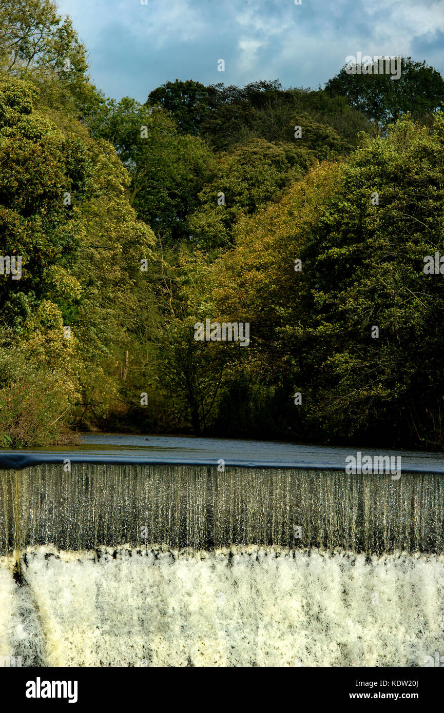 Preston, UK. 16th Oct, 2017. UK Weather. The calm before the storm at a