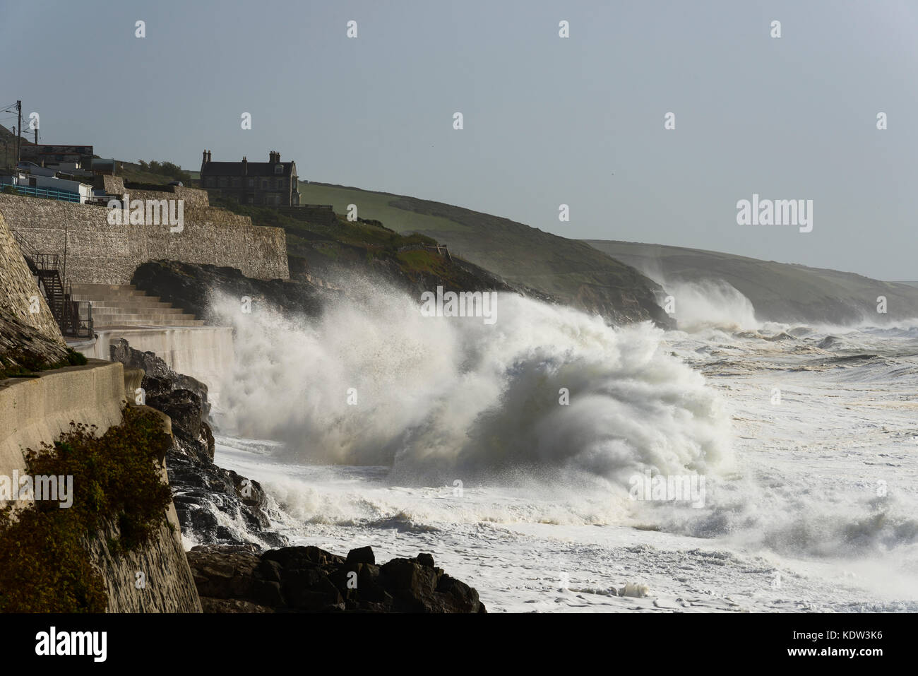Porthleven, Cornwall, UK. 16th Oct, 2017. Storm Ophelia, 16/10/2017