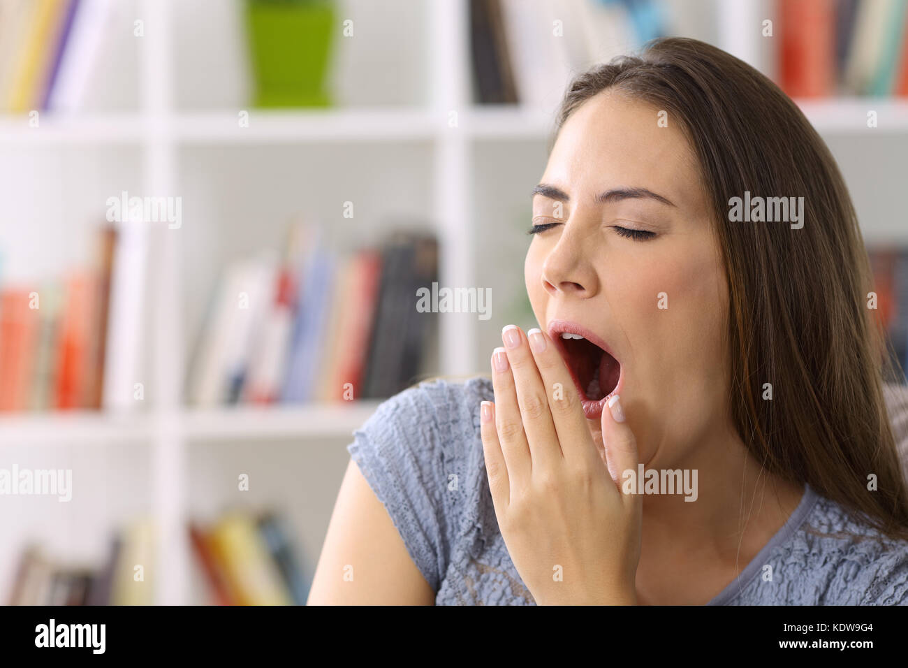 Yawning woman hi res stock photography and images Alamy