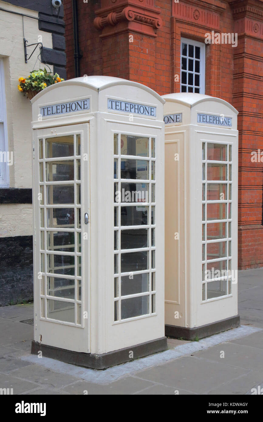 Hull cream telephone box hires stock photography and images Alamy