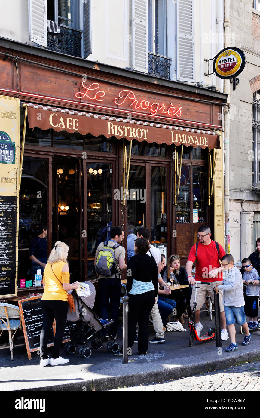 Café, brasserie, Montmartre, Paris - France Stock Photo