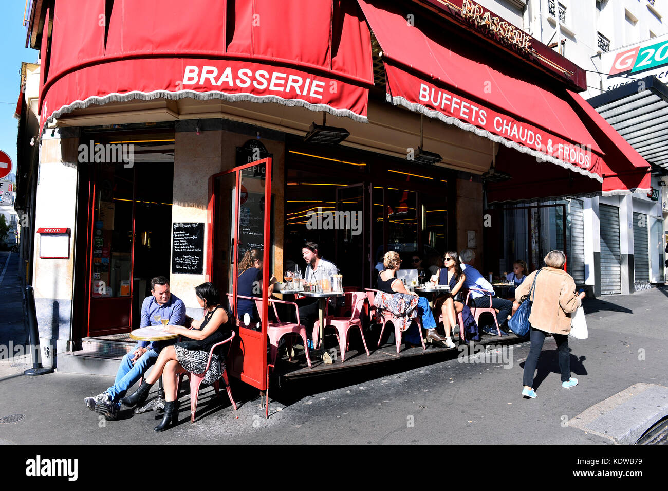 Café des 2 Moulins, brasserie, Montmartre, Paris - France Stock Photo