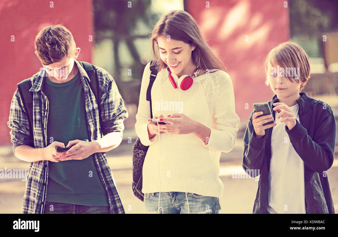 Portrait group three boys girl hi-res stock photography and images - Alamy