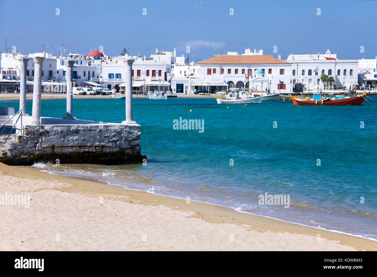 Fischerboote vor Mykonos-Stadt, Mykonos, Kykladen, Aegaeis, Griechenland, Mittelmeer, Europa | Fishing boats at Mykonos-town, Mykonos, Cyclades, Greec Stock Photo