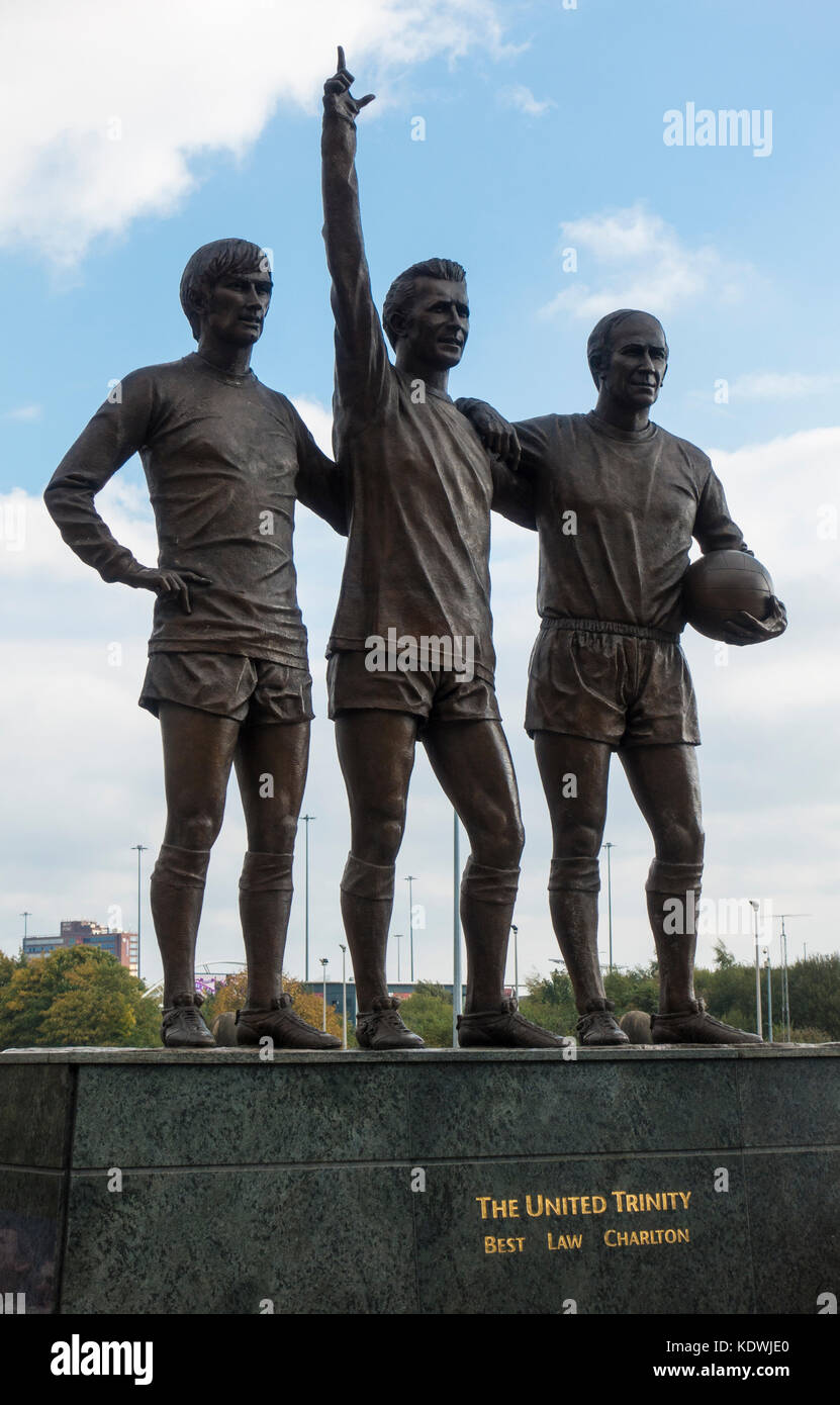 Outside old trafford High Resolution Stock Photography and Images Alamy