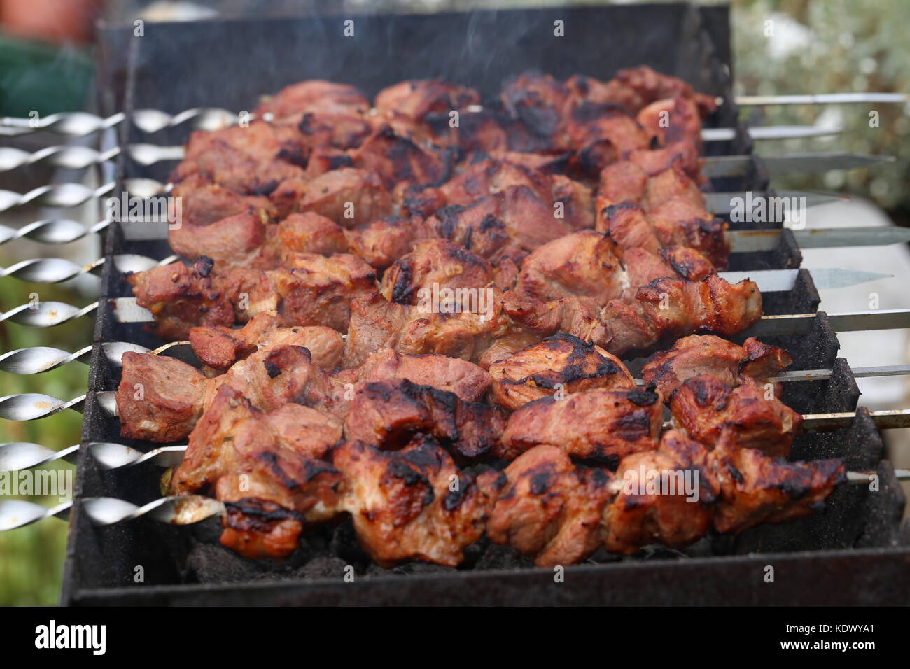 Se Non Hai Spazio Per Il Barbecue Questa è La Soluzione "da Tavolo - Foto 9